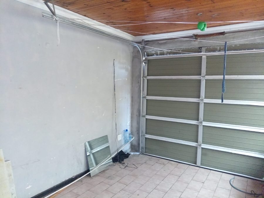 3 Bedroom Property for Sale in Lentegeur Western Cape